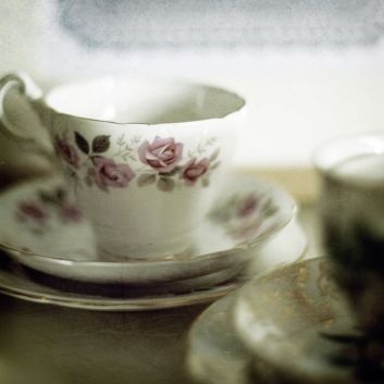 stara filizanka w kwiaty