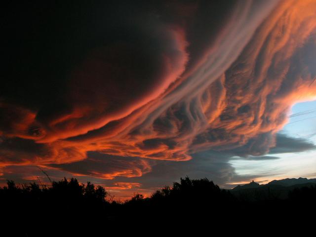 Czerwone chmury faliste, Götterdämmerung